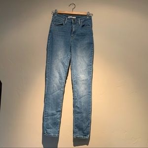 721 High Rise Skinny Levi Jeans